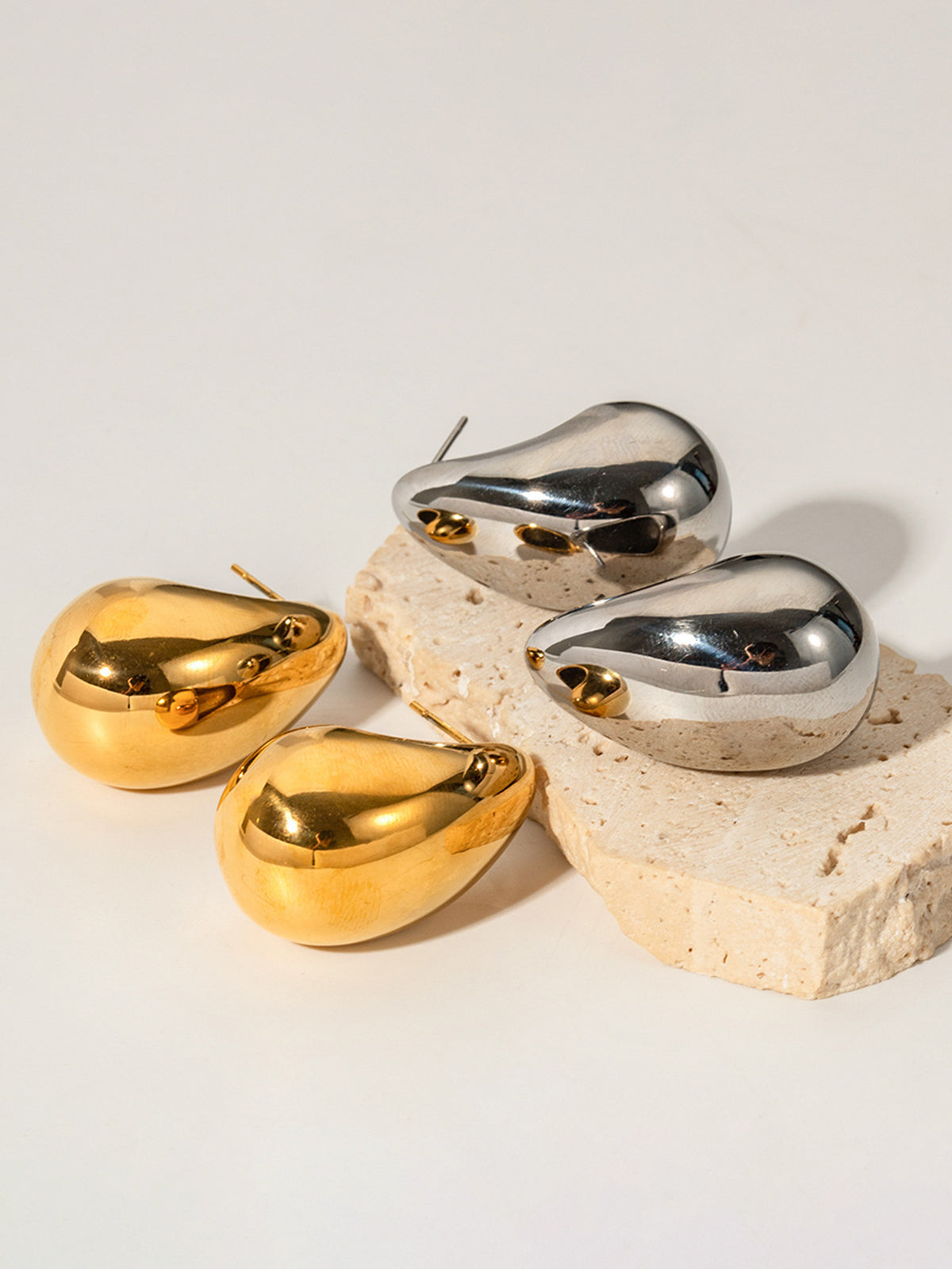 Xaria | Elegant Teardrop Earrings