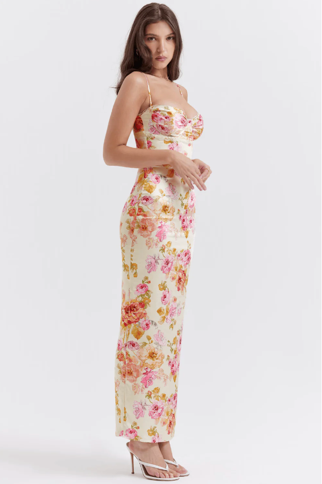 Della | Chic Maxi Dress