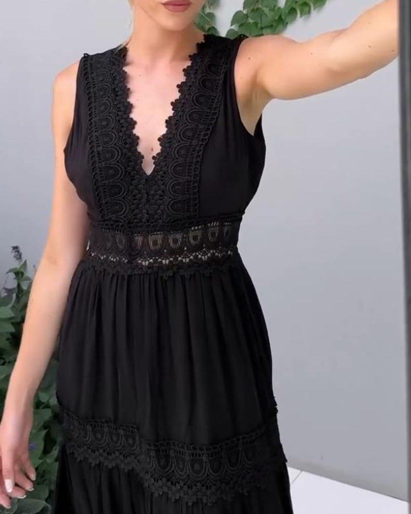 Aurélie | Elegant V-Neck Lace Dress